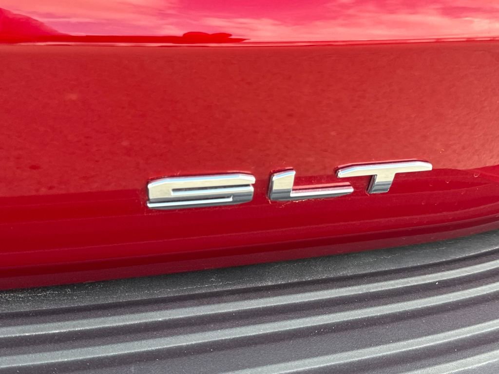 Used 2024 GMC Yukon XL SLT w/ SLT Luxury Package image 6