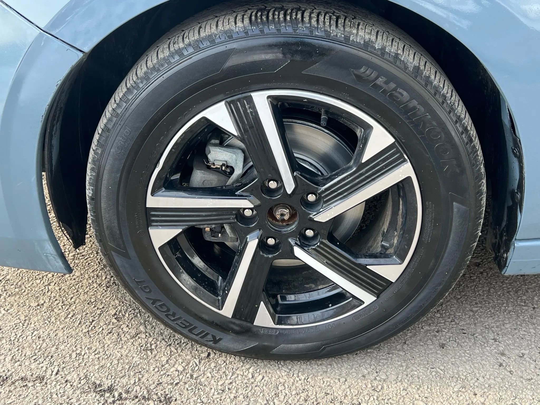 Used 2024 Nissan Sentra SV FWD image 9