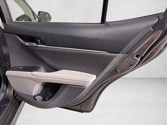 Used 2022 Toyota Camry XLE FWD image 16