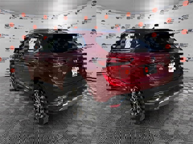 Used 2023 Buick Envision Essence image 3