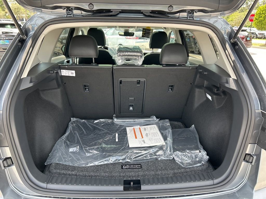 Used 2025 Volkswagen Taos SE image 46