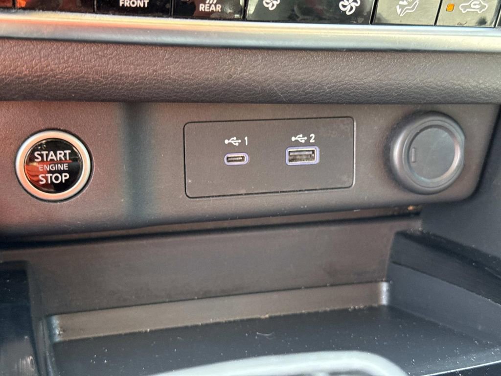 Certified 2021 Nissan Rogue SV FWD image 25