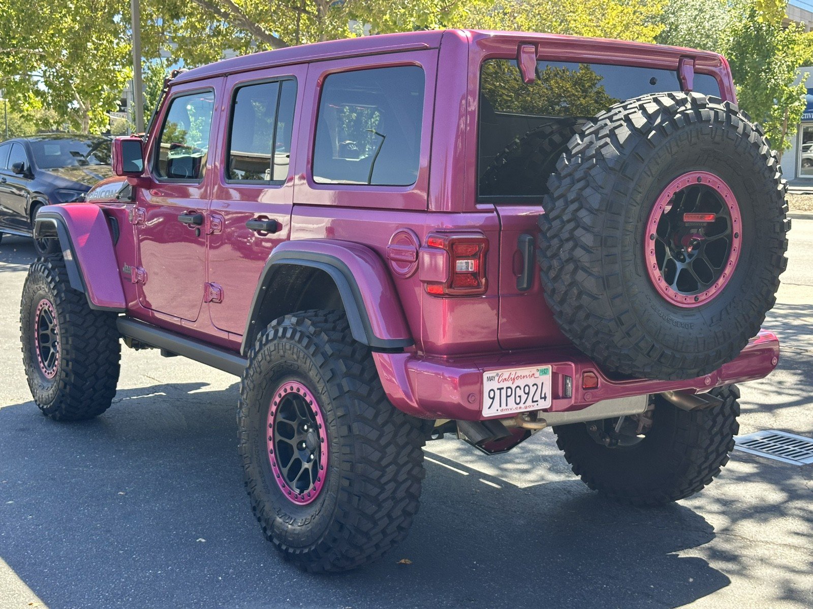 Used 2022 Jeep Wrangler Unlimited Rubicon w/ Xtreme Recon 35" Tire Package AWD/4WD image 11