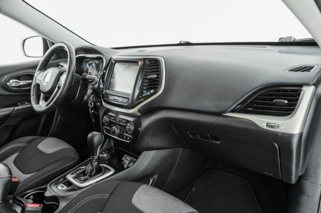 Used 2014 Jeep Cherokee Latitude image 10