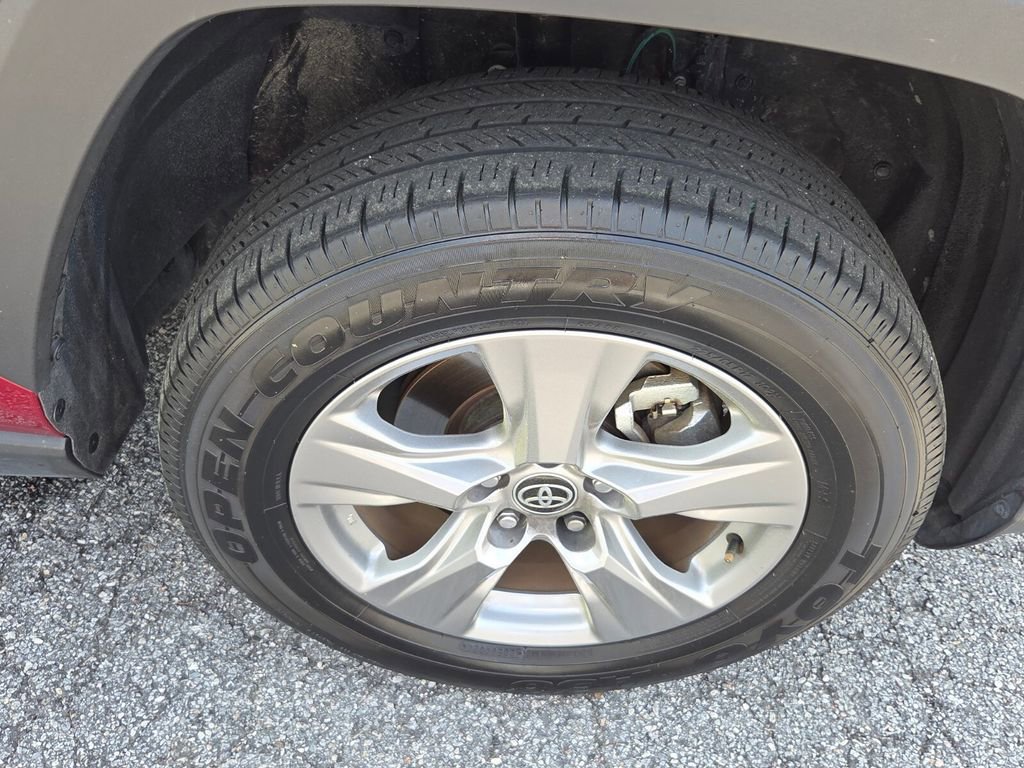 Used 2025 Toyota RAV4 LE image 16