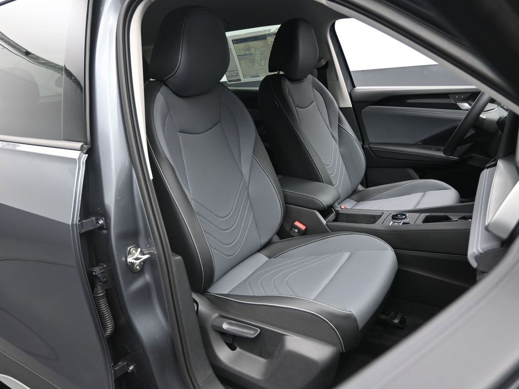 New 2025 Volkswagen Tiguan SE image 29