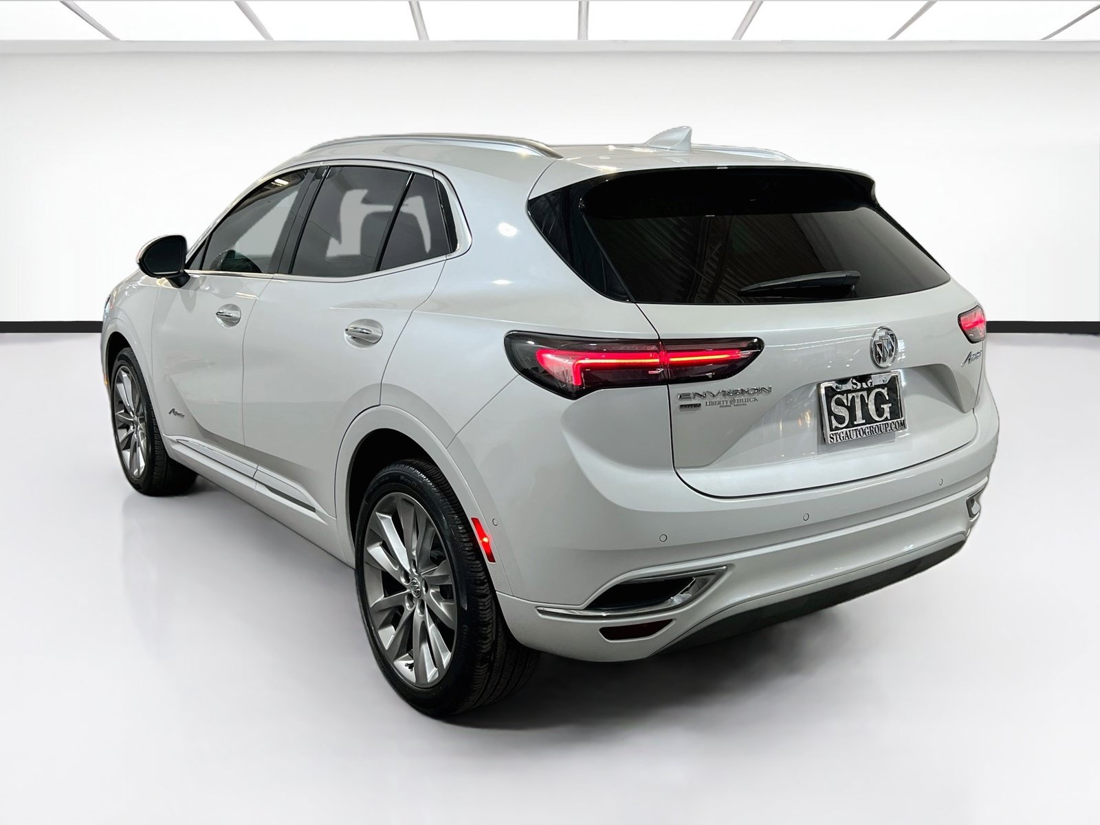 Used 2023 Buick Envision Avenir AWD/4WD image 6