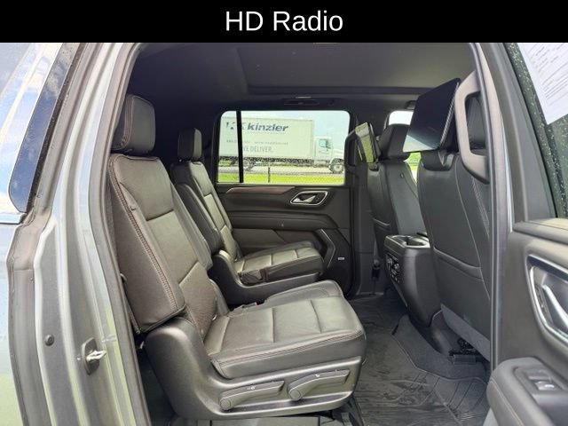 Used 2021 Chevrolet Suburban High Country w/ Premium Package 2 AWD/4WD image 10