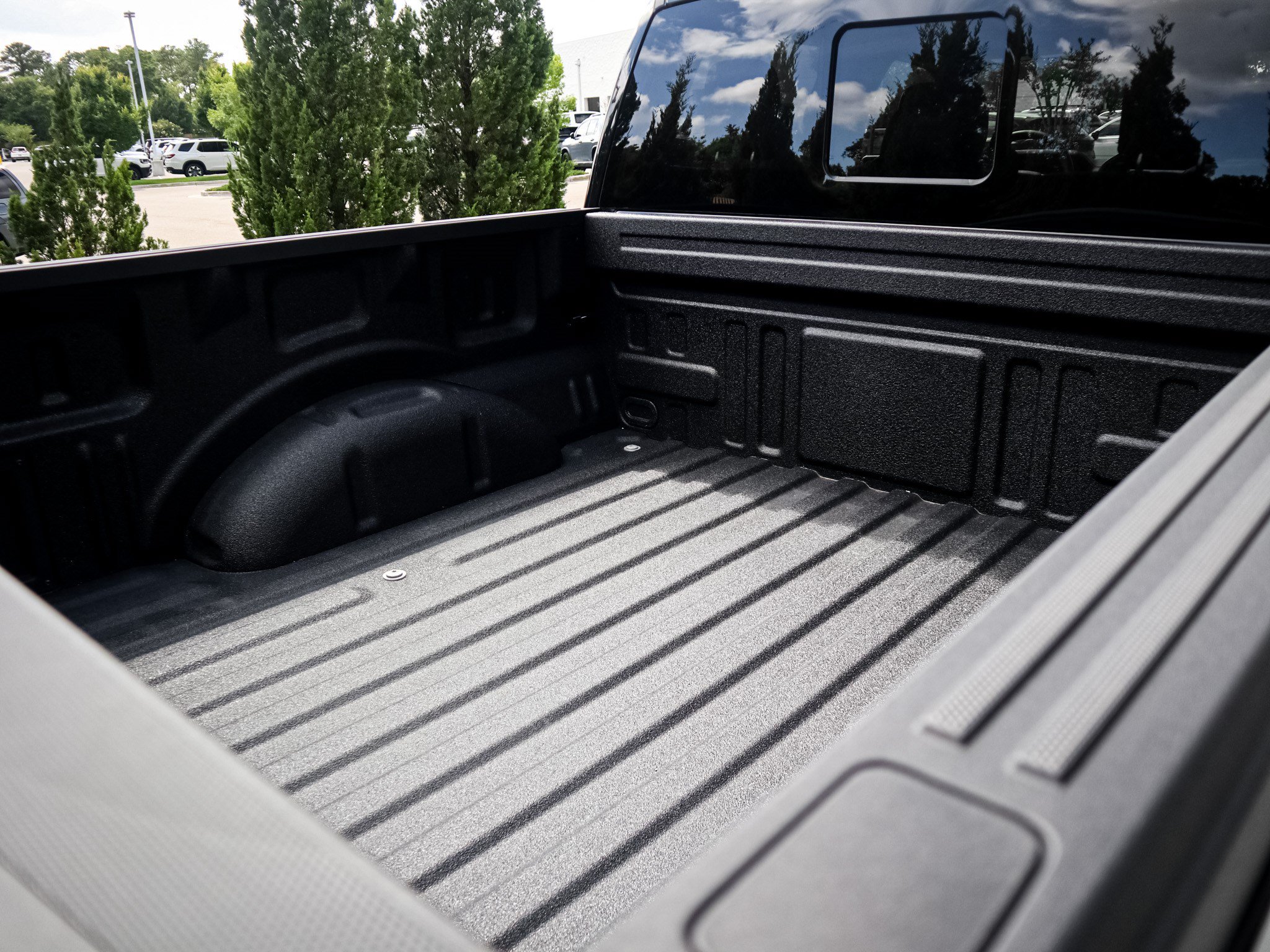 Used 2025 Ford F150 Lariat AWD/4WD image 32