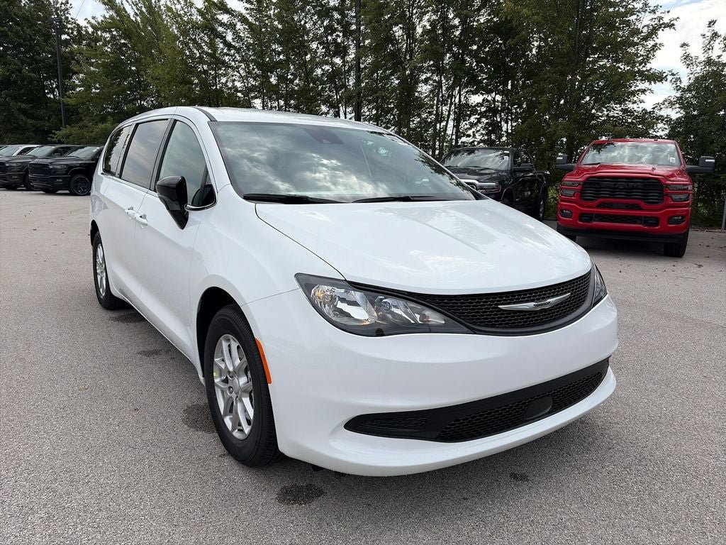 New 2027 Chrysler Pacifica LX FWD image 4