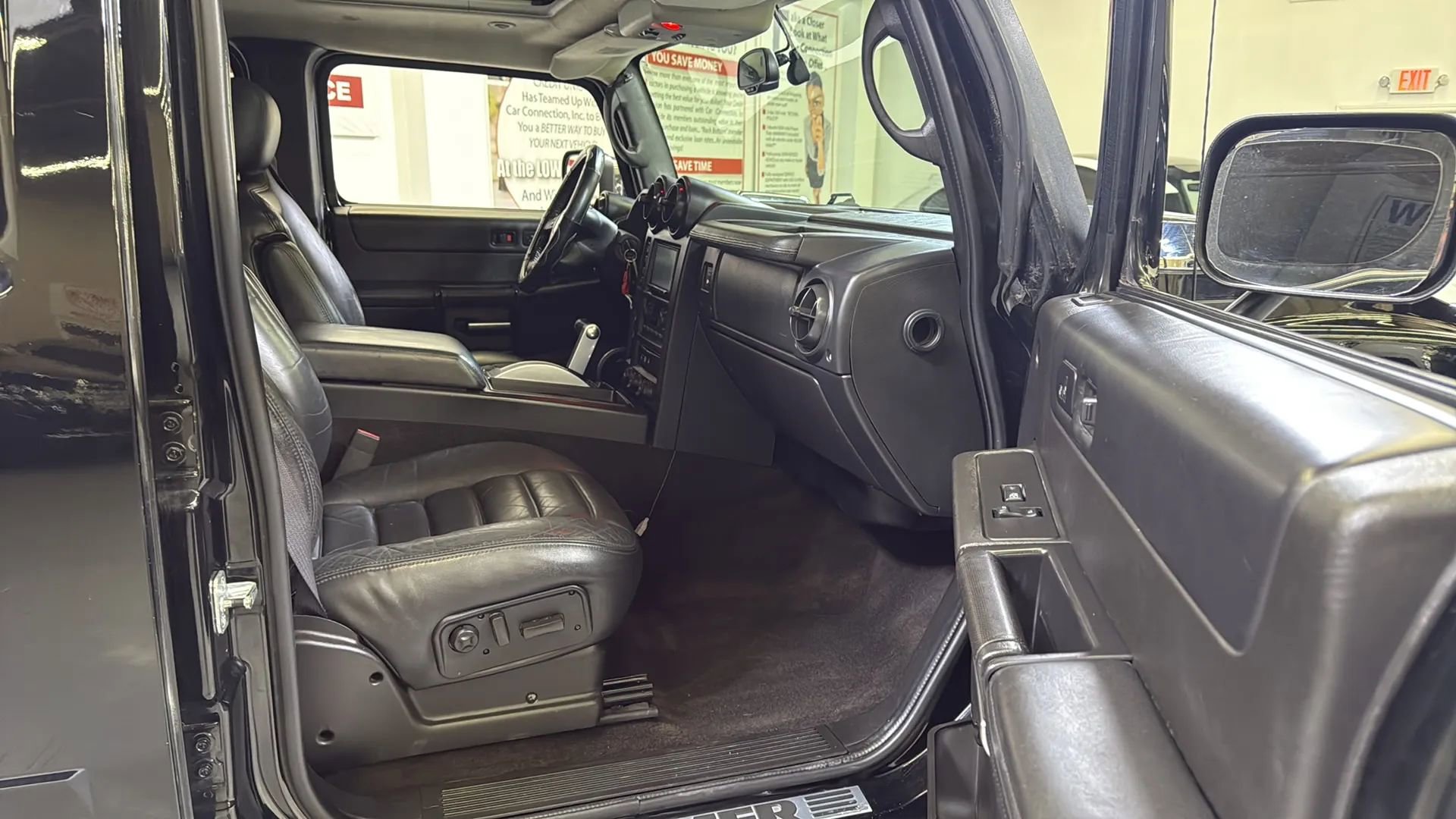 Used 2005 HUMMER H2 w/ Preferred Equipment Group image 14