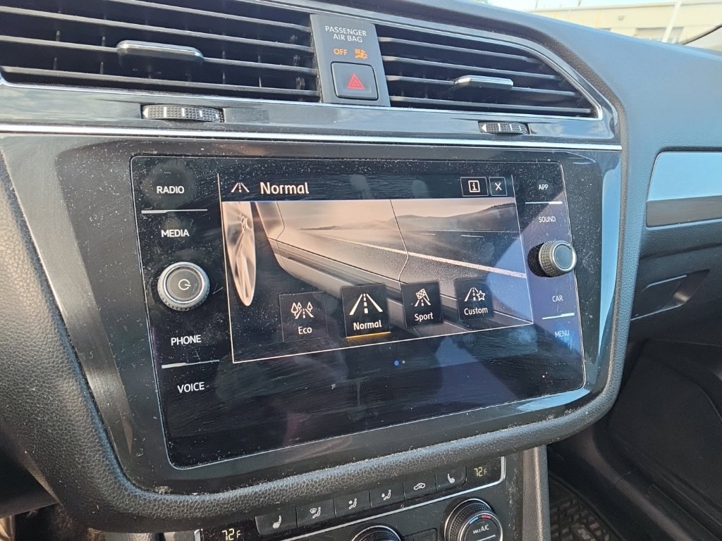 Used 2019 Volkswagen Tiguan SE w/ Panoramic Sunroof Package AWD/4WD image 16