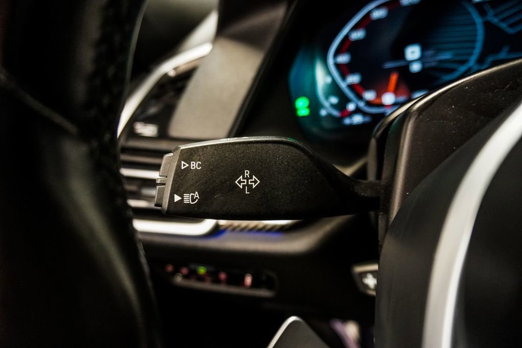 Used 2021 BMW X6 M50i w/ Executive Package image 23