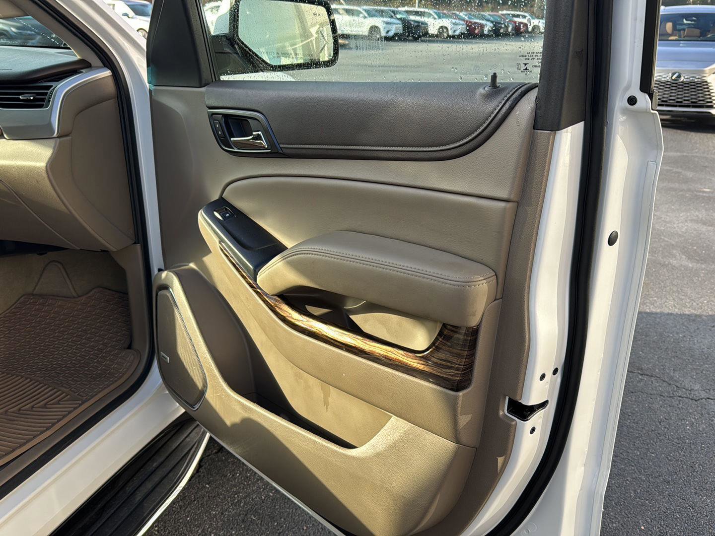 Used 2018 GMC Yukon SLT w/ Premium Edition image 12