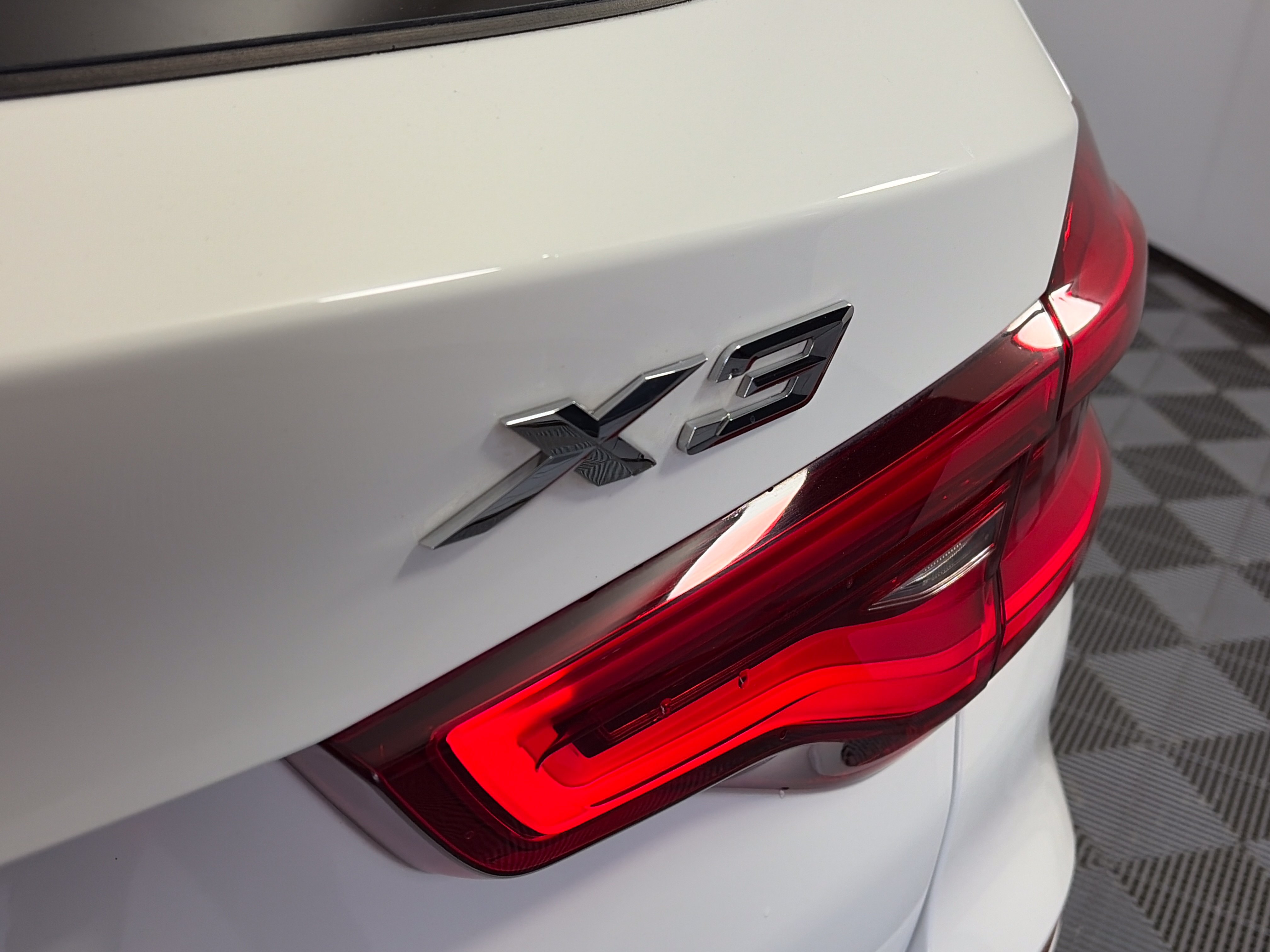 Used 2018 BMW X3 xDrive30i AWD/4WD image 15