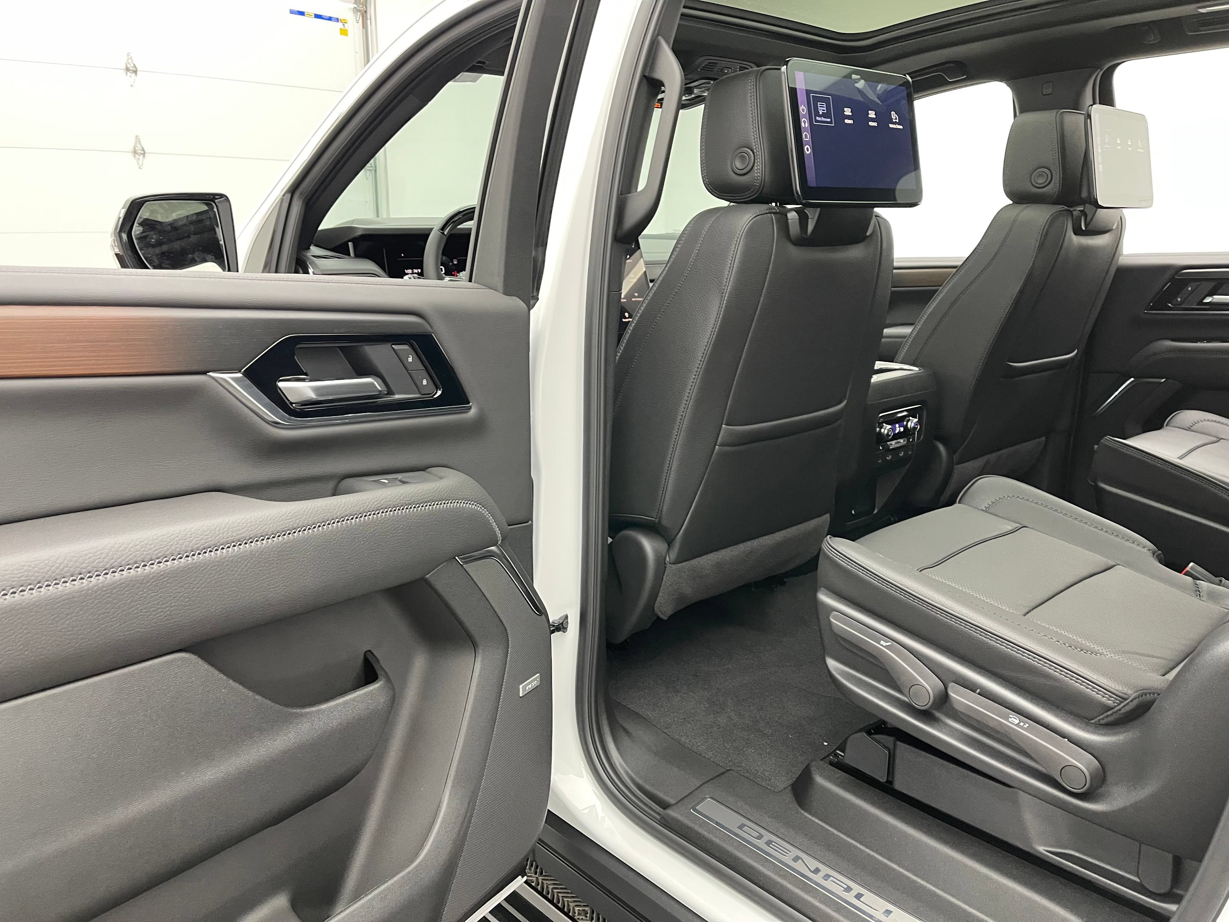 New 2026 GMC Yukon XL Denali w/ Denali Reserve Package AWD/4WD image 49