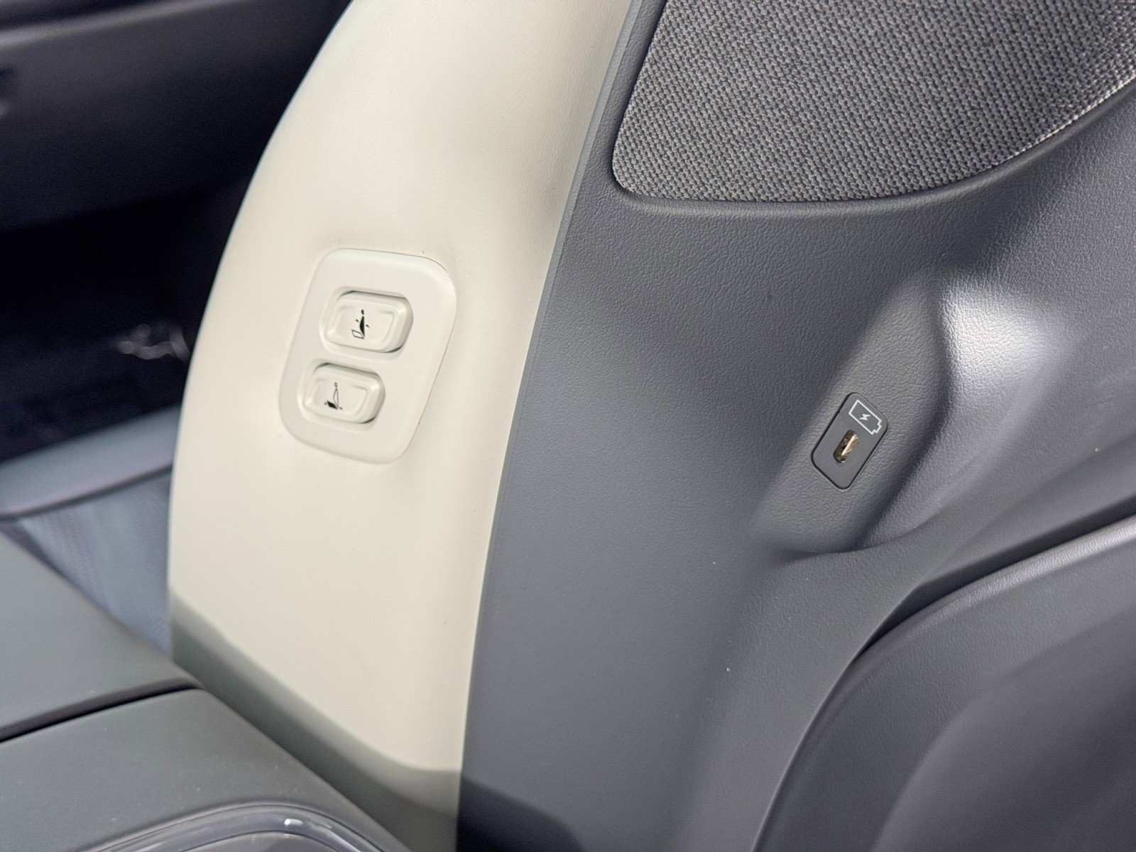 Used 2024 Kia EV9 GT-Line image 36