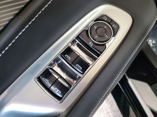 Used 2022 Chevrolet Corvette Stingray Premium Conv w/ Z51 Performance Package RWD image 30