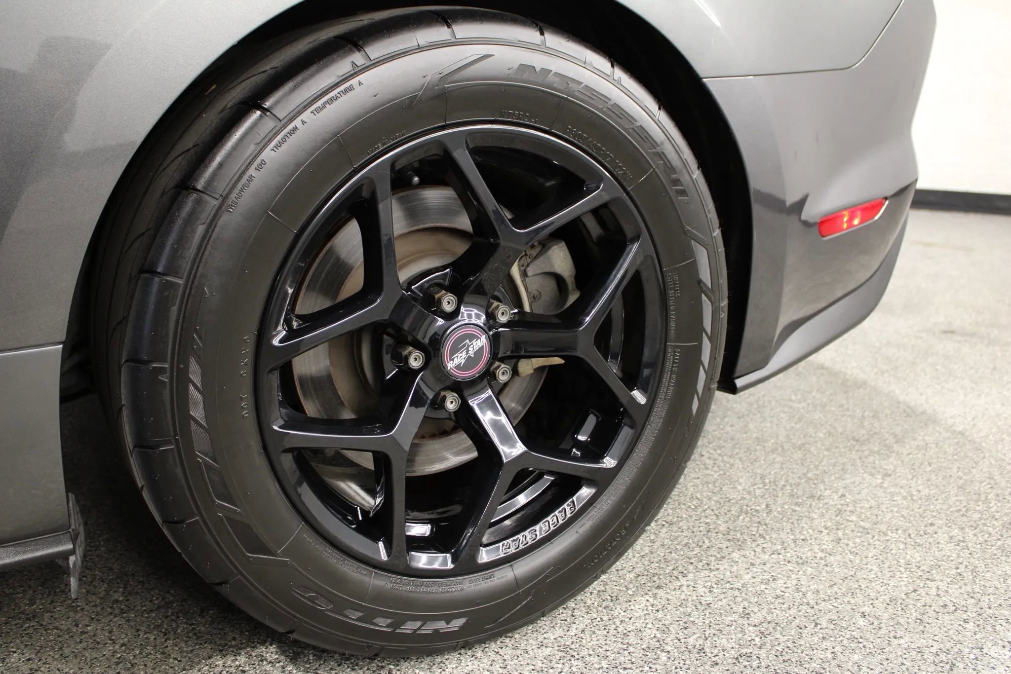 Used 2018 Ford Mustang GT Premium w/ Equipment Group 401A RWD image 10