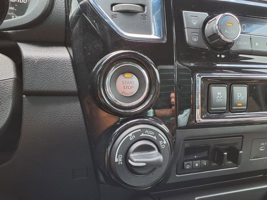Used 2023 Nissan Titan Platinum Reserve w/ Moonroof Package AWD/4WD image 32