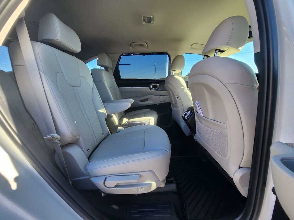 Used 2024 Kia Sorento SX Prestige image 12