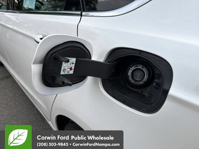 Used 2017 Ford Fusion Titanium FWD image 10