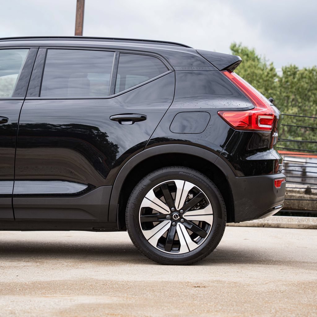 Certified 2023 Volvo XC40 Recharge Plus w/ Protection Package Premier AWD/4WD image 4