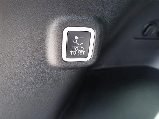 New 2026 Jeep Cherokee Overland w/ Trailer Tow Group AWD/4WD image 9