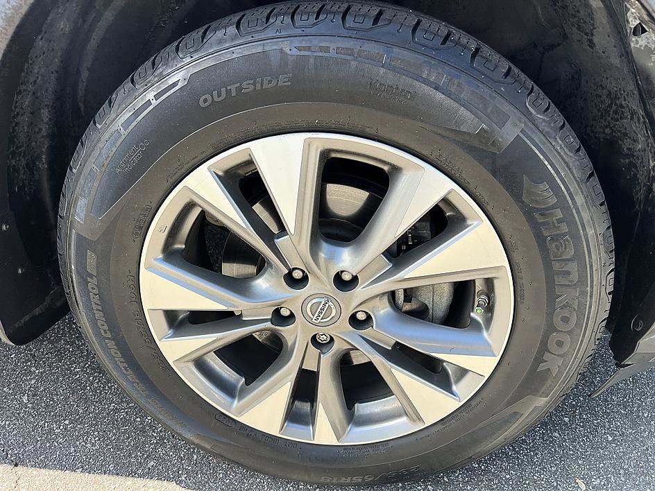 Used 2018 Nissan Murano SL w/ Moonroof Package FWD image 12