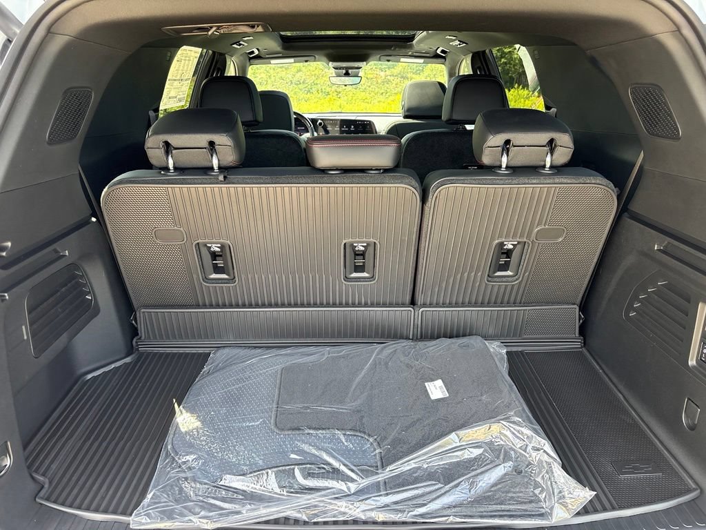 New 2027 Chevrolet Traverse RS w/ LPO, Floor Liner Package AWD/4WD image 62