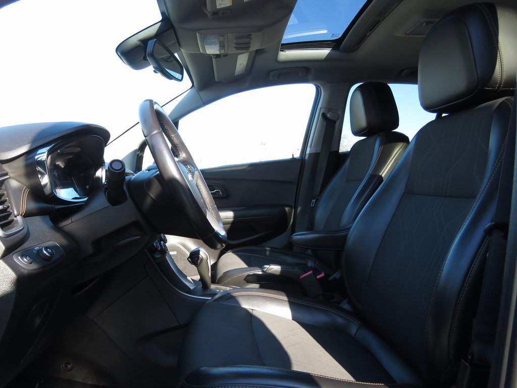 Used 2018 Chevrolet Trax LT w/ Sun & Sound Package image 10