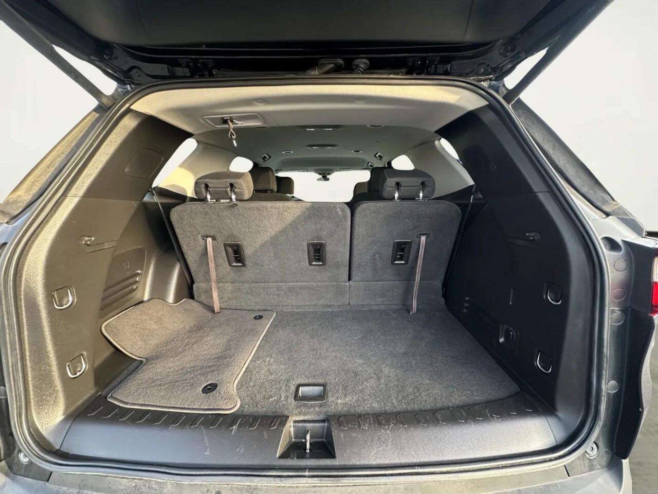 Used 2019 Chevrolet Traverse LT AWD/4WD image 12