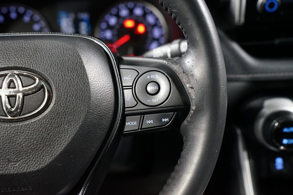 Used 2020 Toyota RAV4 XLE image 13