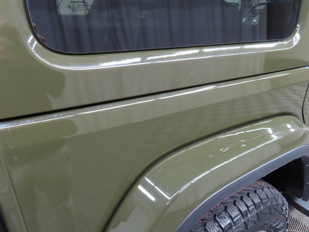 Used 2024 Jeep Wrangler Unlimited Sahara w/ Technology Group image 32