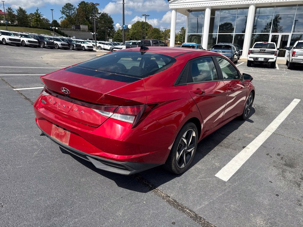 Used 2023 Hyundai Elantra SEL w/ Convenience Package FWD image 3