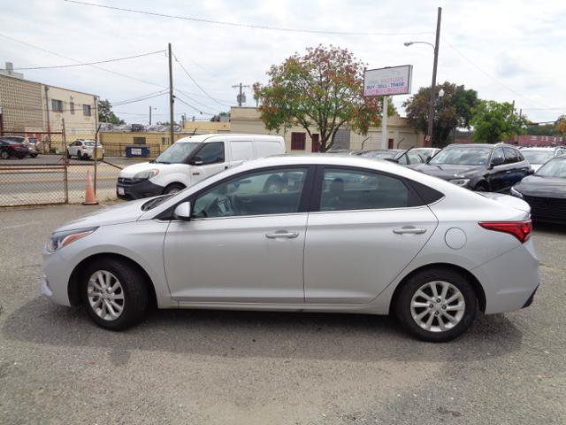 Used 2022 Hyundai Accent SEL FWD image 4
