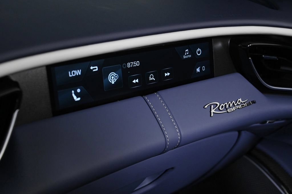 Used 2025 Ferrari Roma Spider RWD image 23