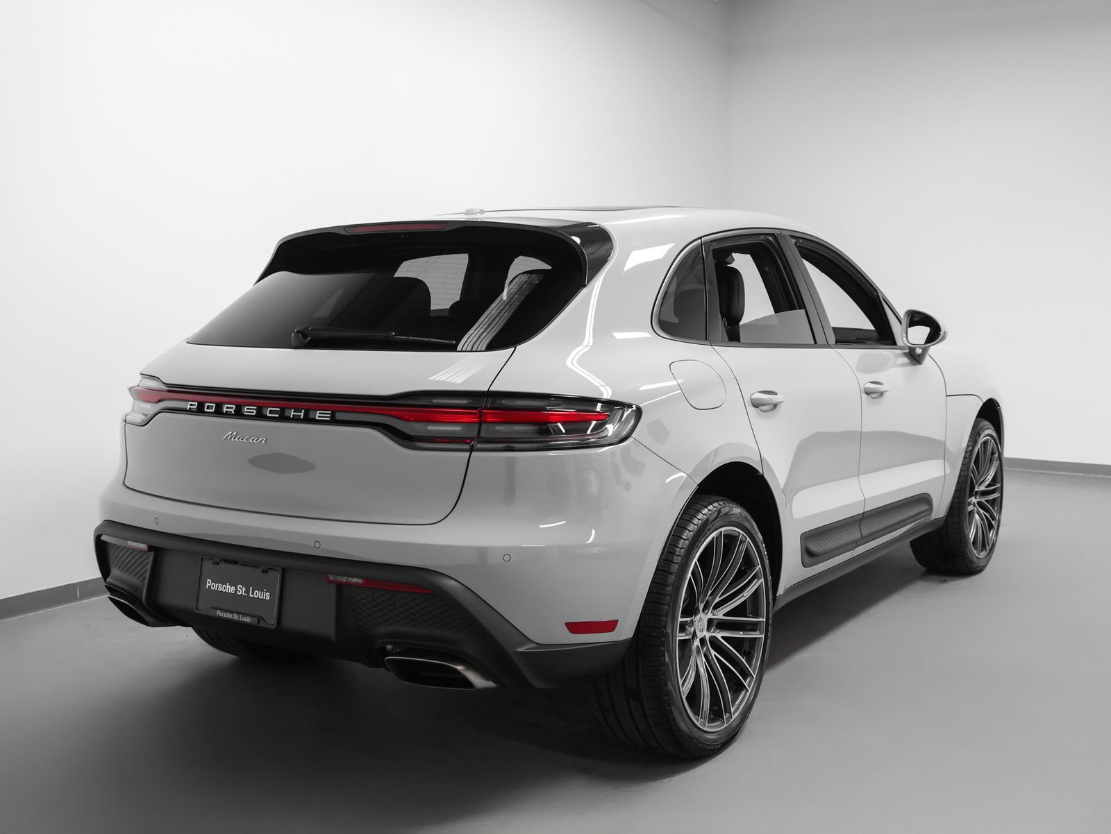 New 2026 Porsche Macan AWD/4WD image 12