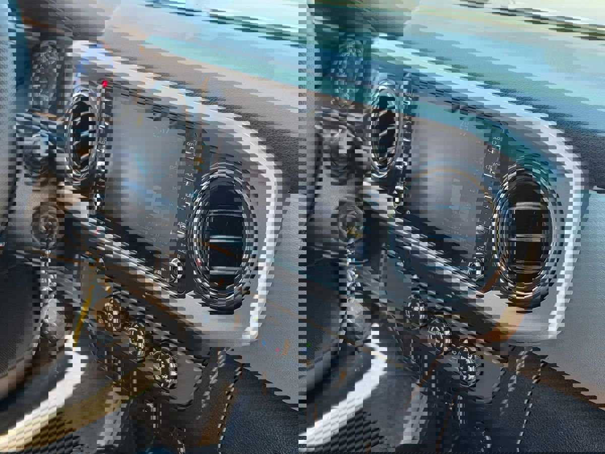 Used 2020 Toyota Tacoma SR5 image 16