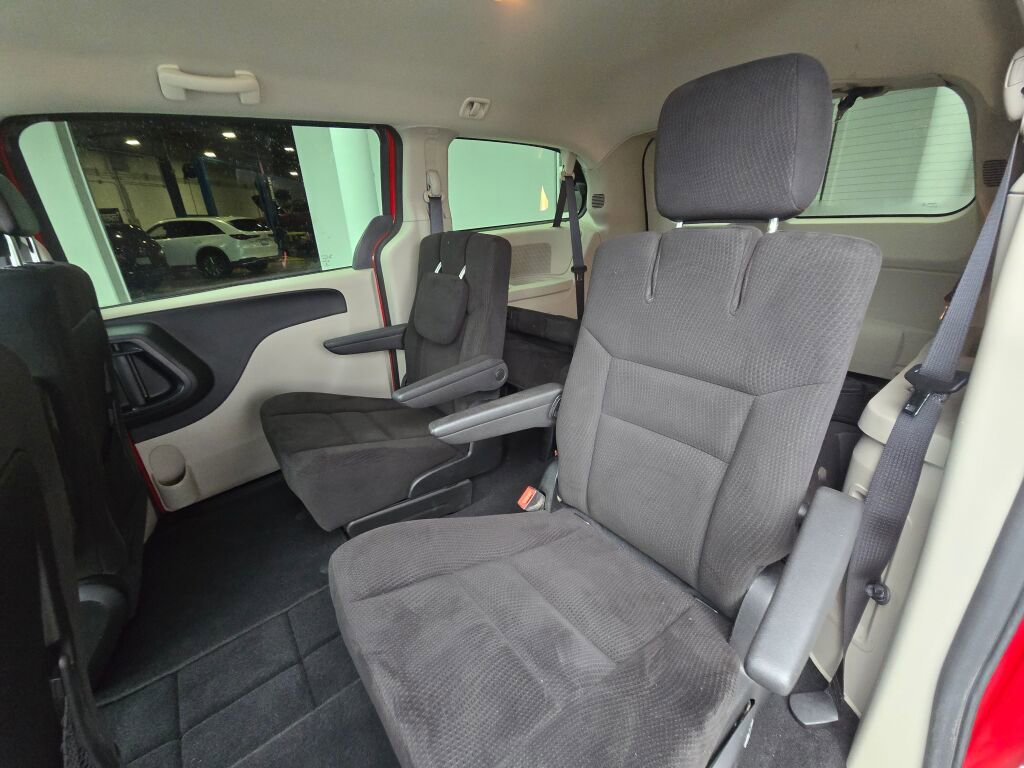 Used 2015 Dodge Grand Caravan American Value Package image 13