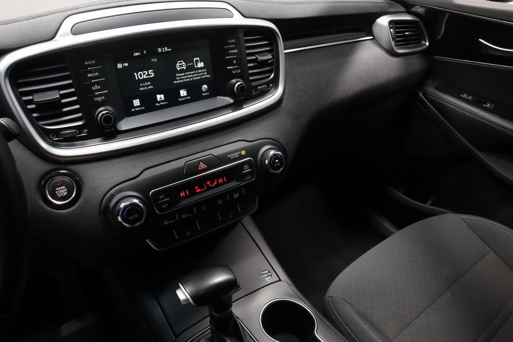 Used 2020 Kia Sorento S image 31