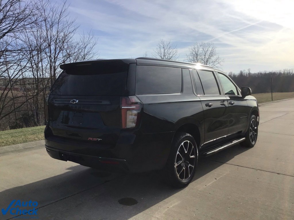 Used 2021 Chevrolet Suburban RST w/ Luxury Package image 3