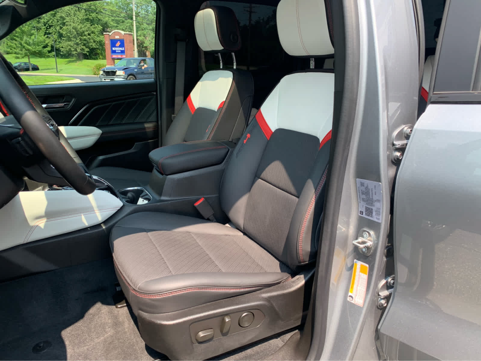 Used 2023 GMC Canyon AT4X w/ Edition 1 AWD/4WD image 12