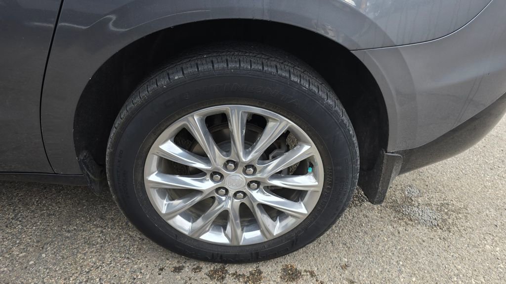 Used 2020 Buick Enclave Premium w/ Sun and Sites Package image 7