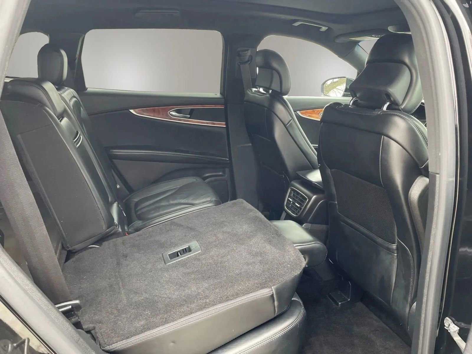 Used 2016 Lincoln MKX Reserve w/ Climate Package image 29