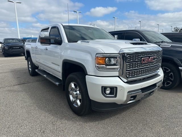 Used 2018 GMC Sierra 3500 Denali w/ Duramax Plus Package image 3