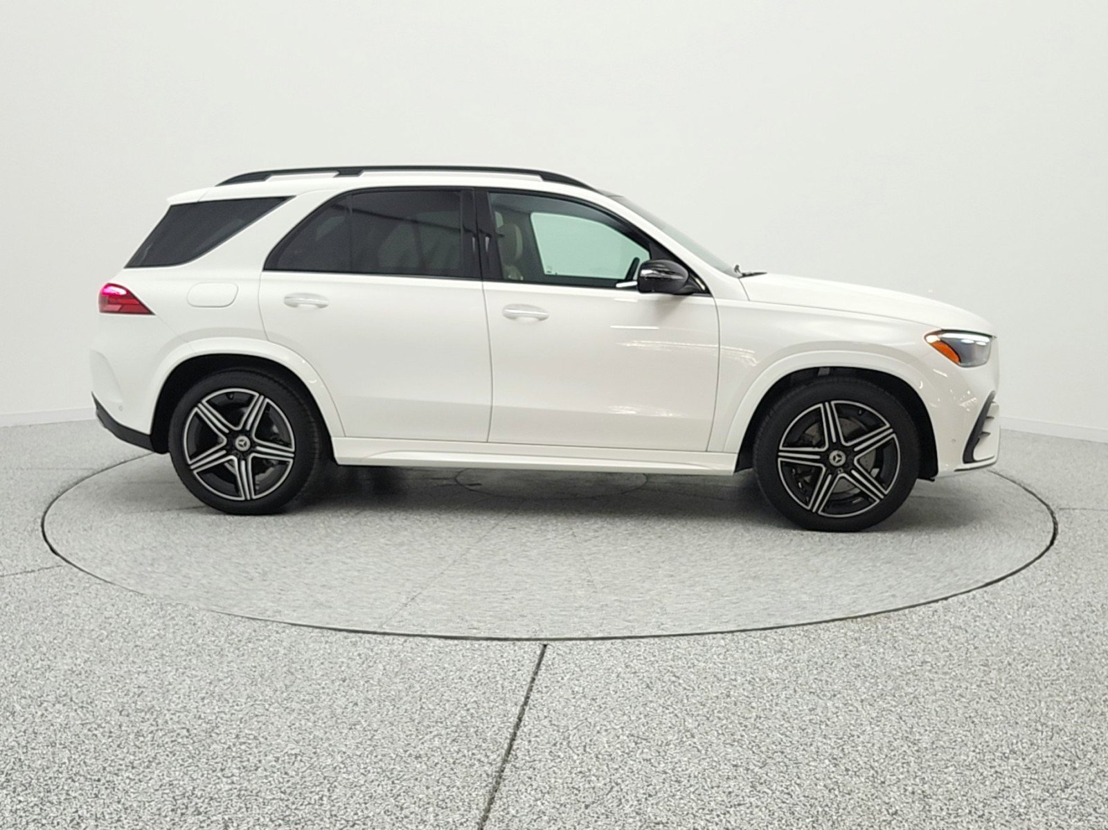 Certified 2024 Mercedes-Benz GLE 450 4MATIC image 4