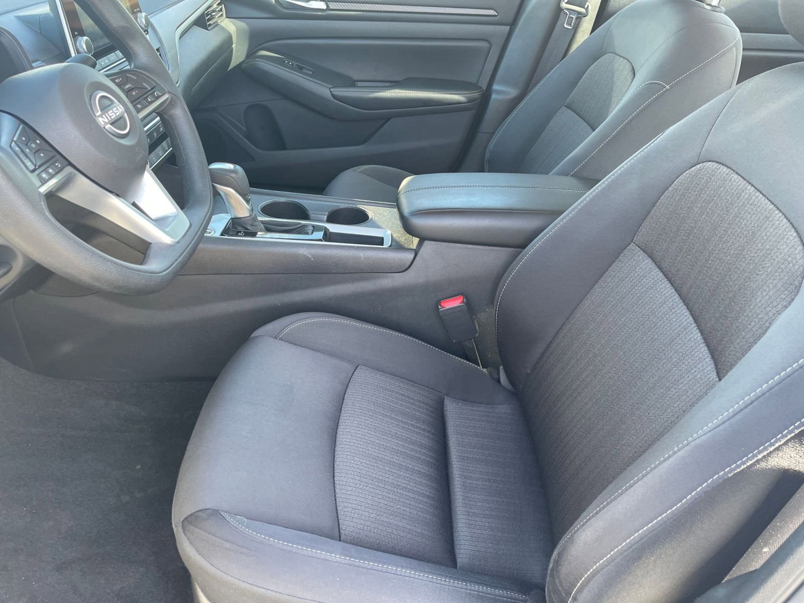 Used 2025 Nissan Altima 2.5 SV FWD image 27