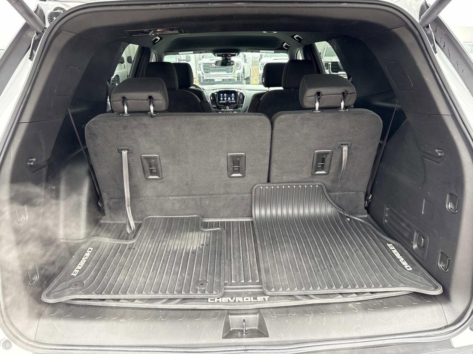 Used 2023 Chevrolet Traverse LT image 30
