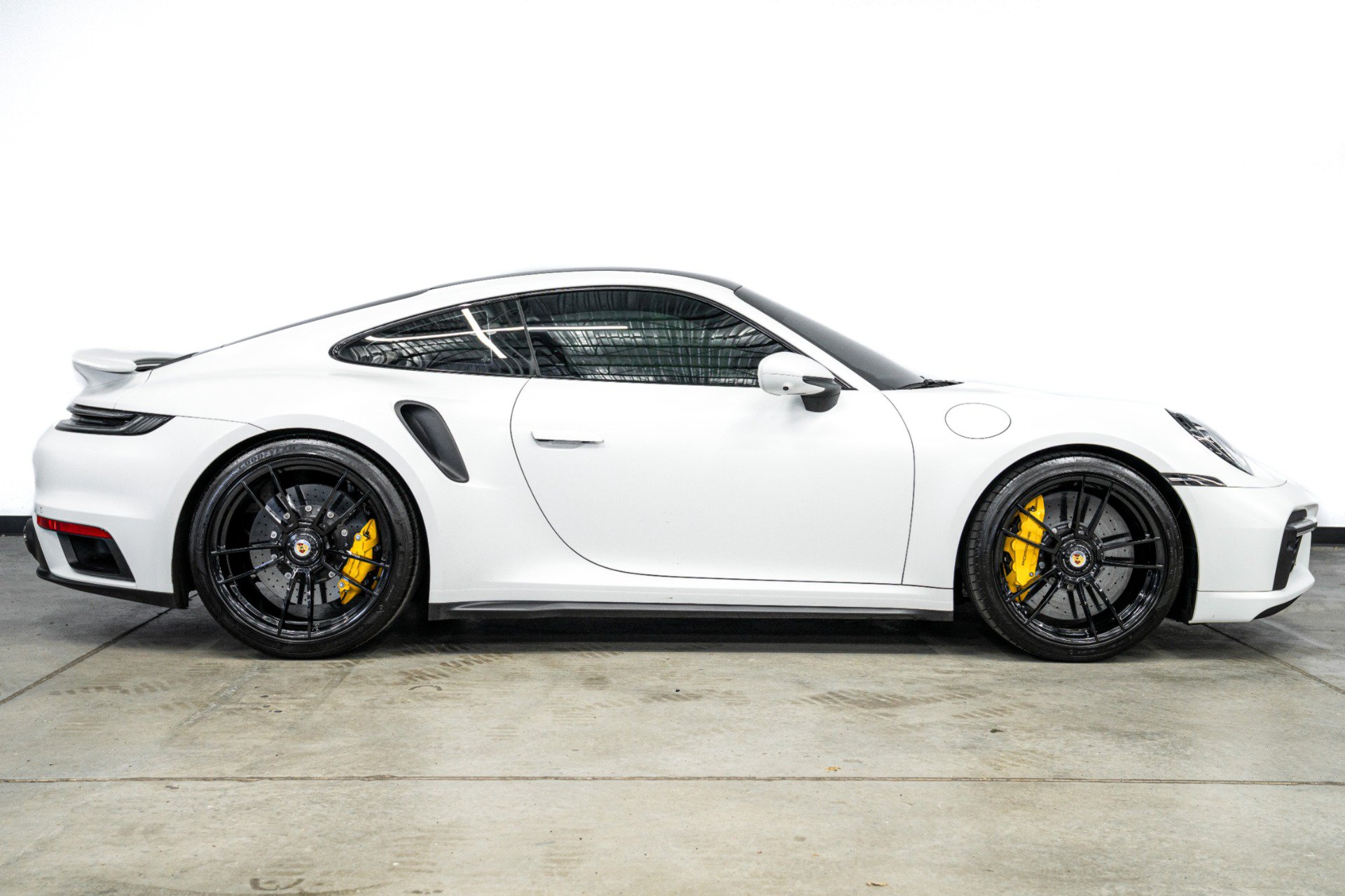 Used 2022 Porsche 911 Turbo S AWD/4WD image 37